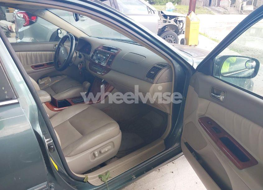 Photo 5 of 2005 Toyota Camry XLE V6 (VIN 4T1BF30K05U107300)