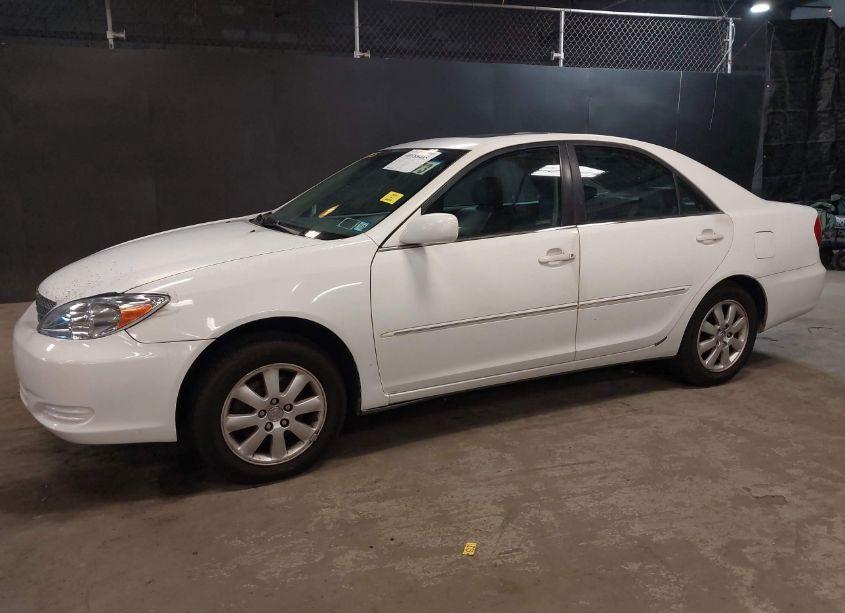 Photo 2 of 2002 Toyota Camry XLE V6 (VIN 4T1BF30K12U004625)