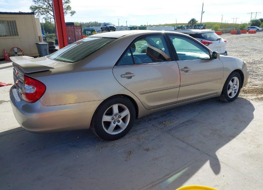 Photo 4 of 2002 Toyota Camry SE V6 (VIN 4T1BF30K12U508091)