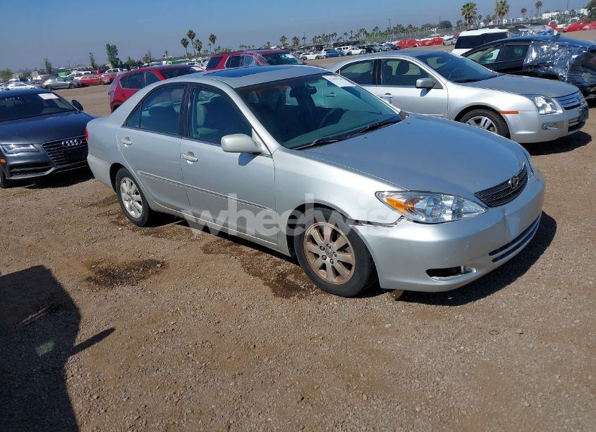 2002 Toyota Camry XLE V6 (VIN 4T1BF30K12U531435) main photo