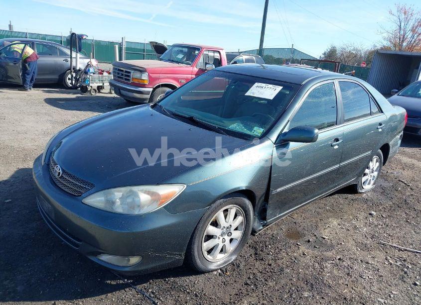 Photo 2 of 2002 Toyota Camry XLE V6 (VIN 4T1BF30K12U535940)