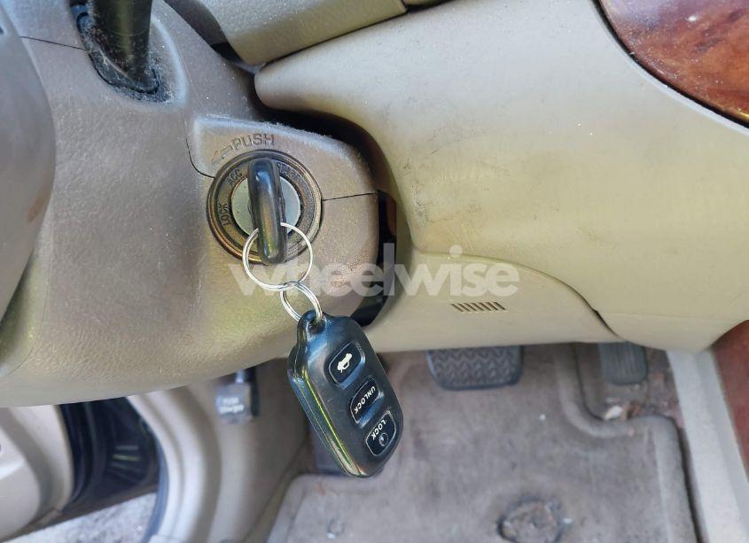 Photo 11 of 2003 Toyota Camry XLE V6 (VIN 4T1BF30K13U061246)