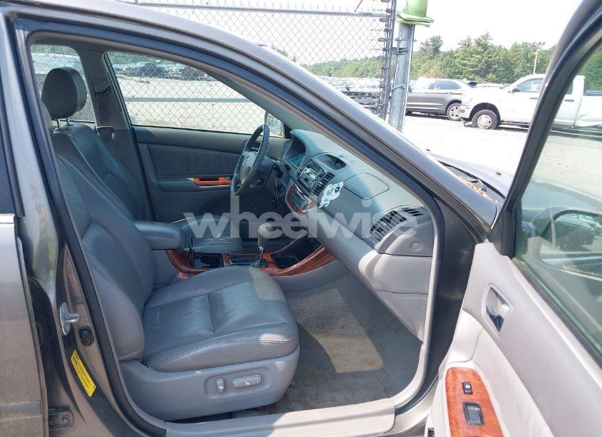 Photo 5 of 2004 Toyota Camry XLE V6 (VIN 4T1BF30K14U568083)