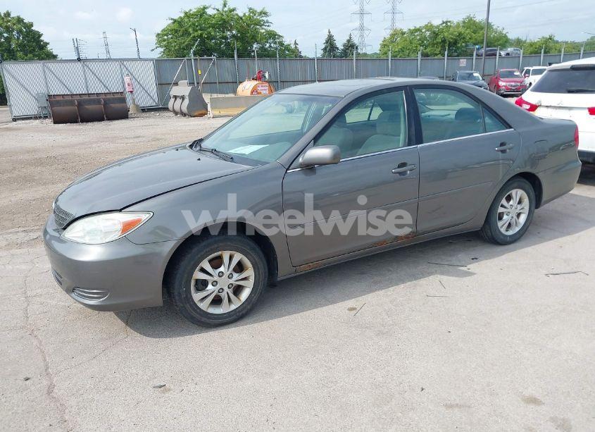 Photo 2 of 2004 Toyota Camry LE V6 (VIN 4T1BF30K14U576250)