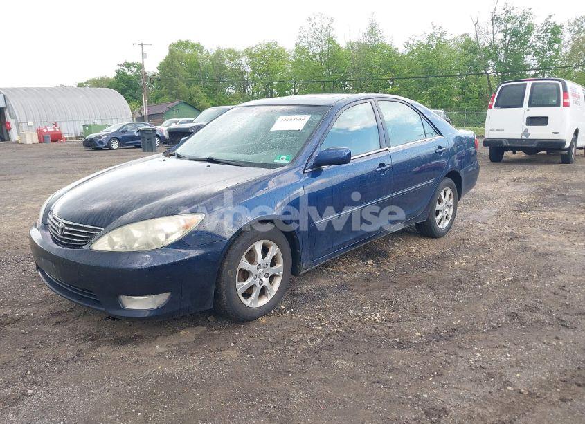 Photo 2 of 2005 Toyota Camry XLE V6 (VIN 4T1BF30K15U086182)