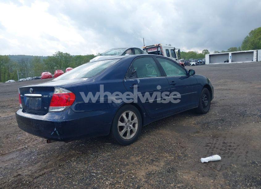 Photo 4 of 2005 Toyota Camry XLE V6 (VIN 4T1BF30K15U086182)