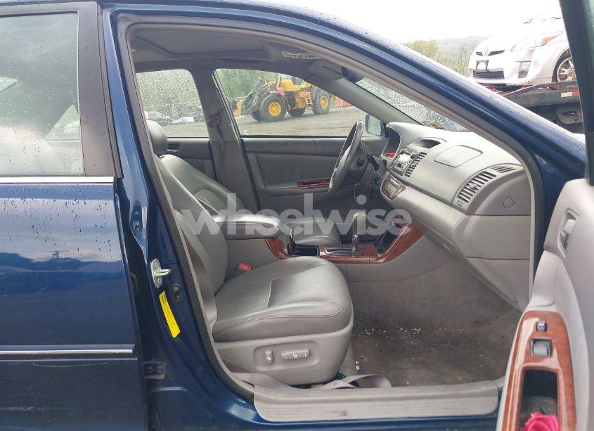 Photo 5 of 2005 Toyota Camry XLE V6 (VIN 4T1BF30K15U086182)