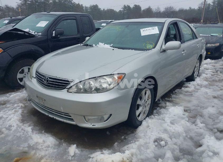 Photo 2 of 2005 Toyota Camry XLE V6 (VIN 4T1BF30K15U088689)