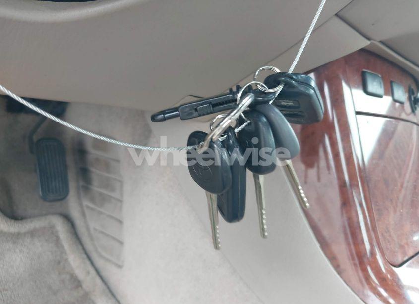 Photo 11 of 2005 Toyota Camry XLE V6 (VIN 4T1BF30K15U090278)