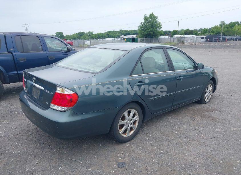 Photo 4 of 2005 Toyota Camry XLE V6 (VIN 4T1BF30K15U090278)