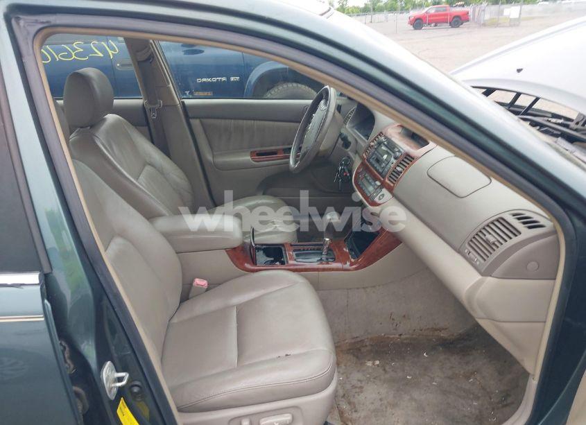 Photo 5 of 2005 Toyota Camry XLE V6 (VIN 4T1BF30K15U090278)