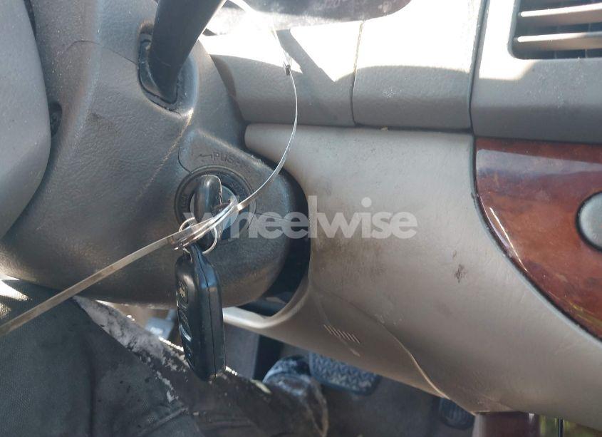 Photo 11 of 2005 Toyota Camry XLE V6 (VIN 4T1BF30K15U100680)