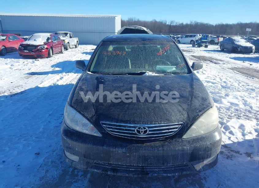 Photo 12 of 2005 Toyota Camry XLE V6 (VIN 4T1BF30K15U100680)