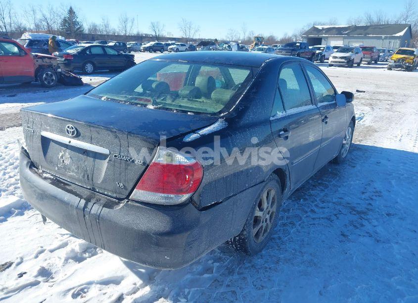 Photo 4 of 2005 Toyota Camry XLE V6 (VIN 4T1BF30K15U100680)