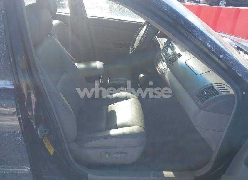 Photo 5 of 2005 Toyota Camry XLE V6 (VIN 4T1BF30K15U100680)