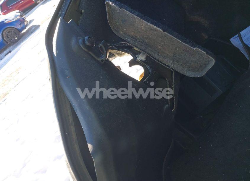 Photo 6 of 2005 Toyota Camry XLE V6 (VIN 4T1BF30K15U100680)