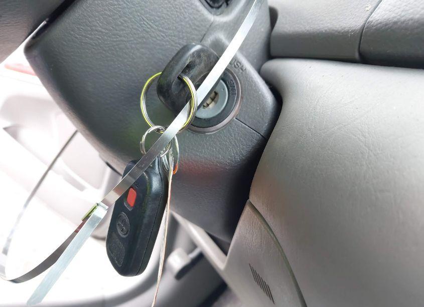 Photo 11 of 2005 Toyota Camry XLE V6 (VIN 4T1BF30K15U599027)