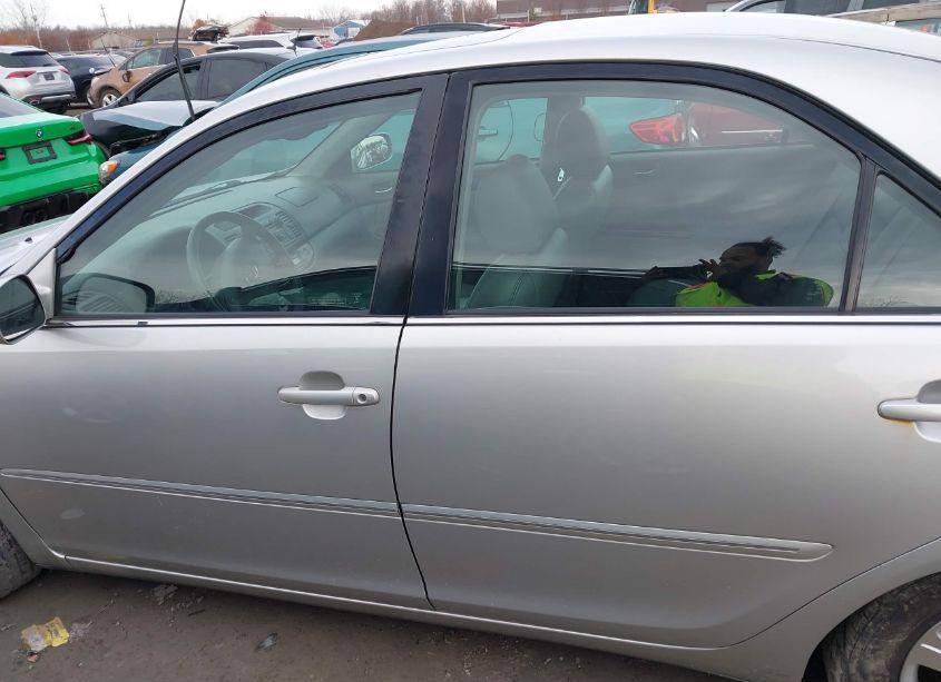 Photo 14 of 2005 Toyota Camry XLE V6 (VIN 4T1BF30K15U599027)