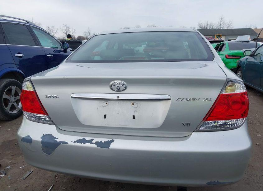 Photo 16 of 2005 Toyota Camry XLE V6 (VIN 4T1BF30K15U599027)