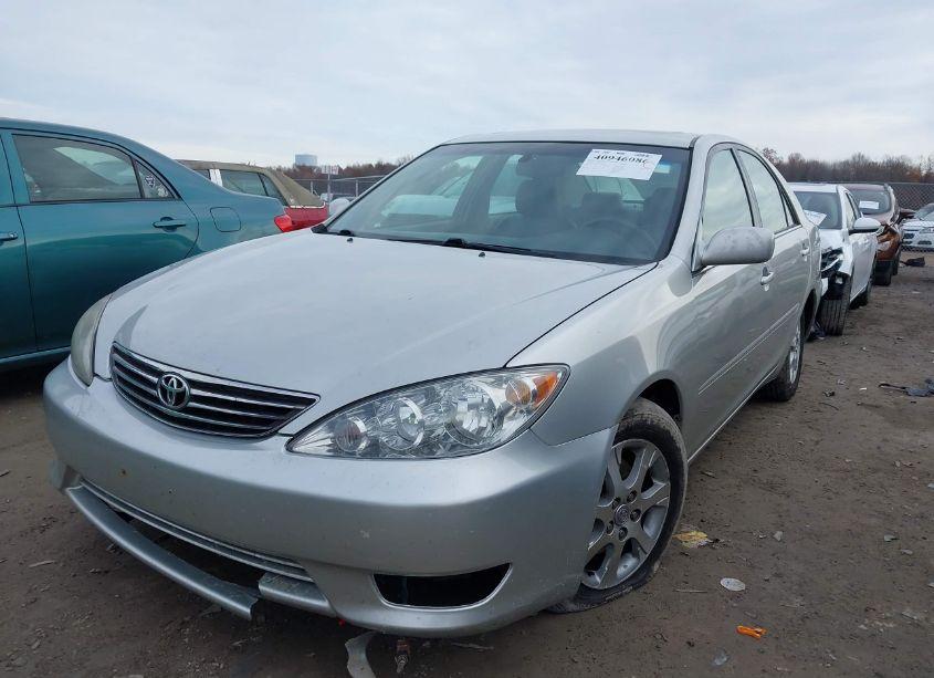 Photo 2 of 2005 Toyota Camry XLE V6 (VIN 4T1BF30K15U599027)