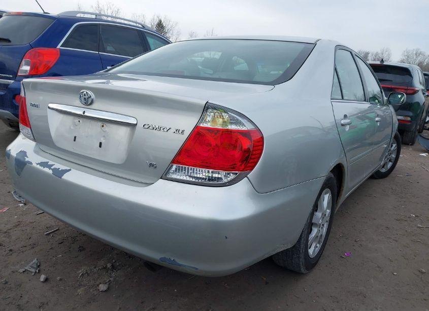 Photo 4 of 2005 Toyota Camry XLE V6 (VIN 4T1BF30K15U599027)