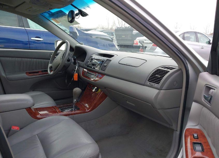 Photo 5 of 2005 Toyota Camry XLE V6 (VIN 4T1BF30K15U599027)