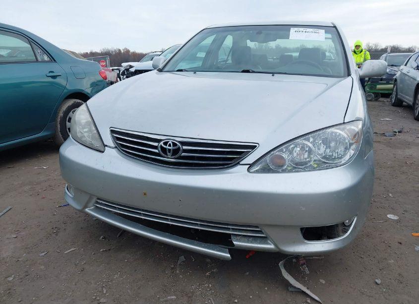 Photo 6 of 2005 Toyota Camry XLE V6 (VIN 4T1BF30K15U599027)