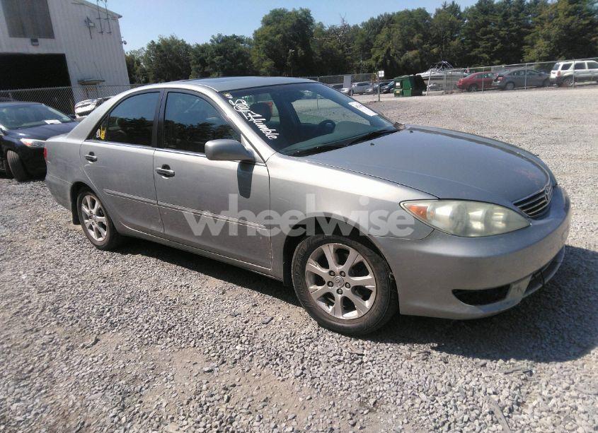 2005 Toyota Camry XLE V6 (VIN 4T1BF30K15U603125) main photo