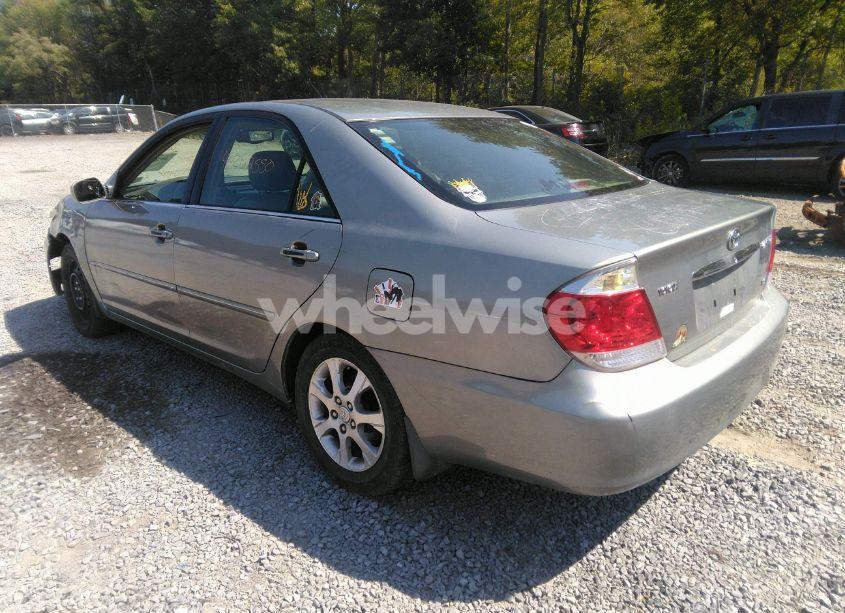 Photo 3 of 2005 Toyota Camry XLE V6 (VIN 4T1BF30K15U603125)