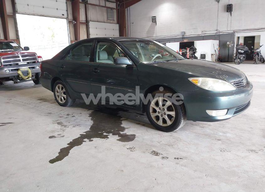 2006 Toyota Camry XLE V6 (VIN 4T1BF30K16U111194) main photo