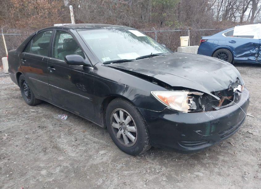 2002 Toyota Camry XLE V6 (VIN 4T1BF30K22U003659) main photo