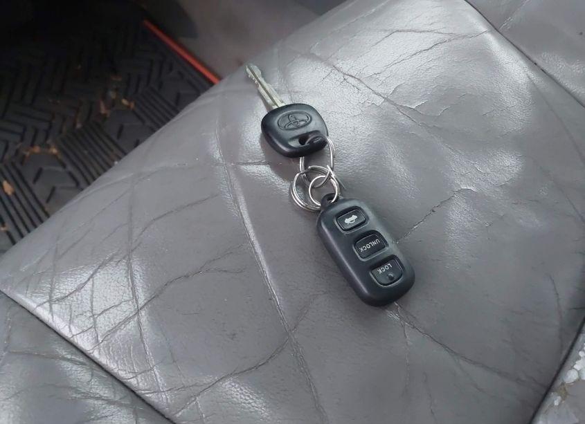 Photo 11 of 2002 Toyota Camry XLE V6 (VIN 4T1BF30K22U003659)