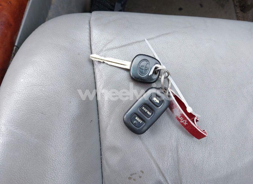 Photo 11 of 2002 Toyota Camry XLE V6 (VIN 4T1BF30K22U007310)