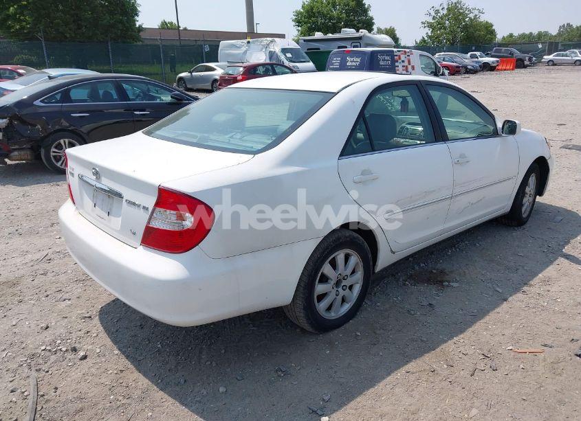Photo 4 of 2002 Toyota Camry XLE V6 (VIN 4T1BF30K22U007310)