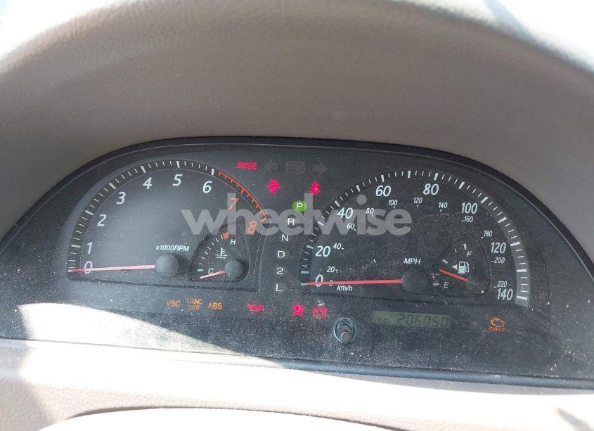 Photo 7 of 2002 Toyota Camry XLE V6 (VIN 4T1BF30K22U007310)