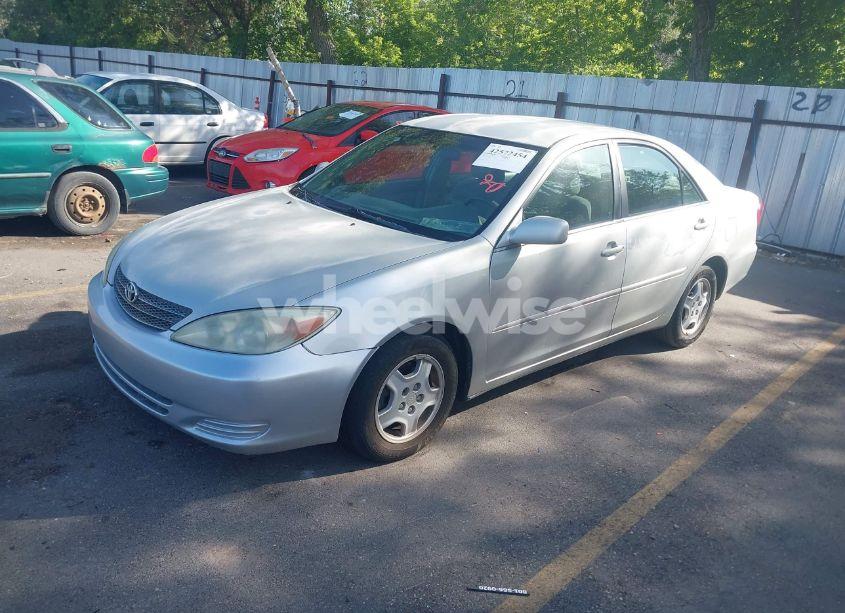 Photo 2 of 2002 Toyota Camry LE V6 (VIN 4T1BF30K22U026357)