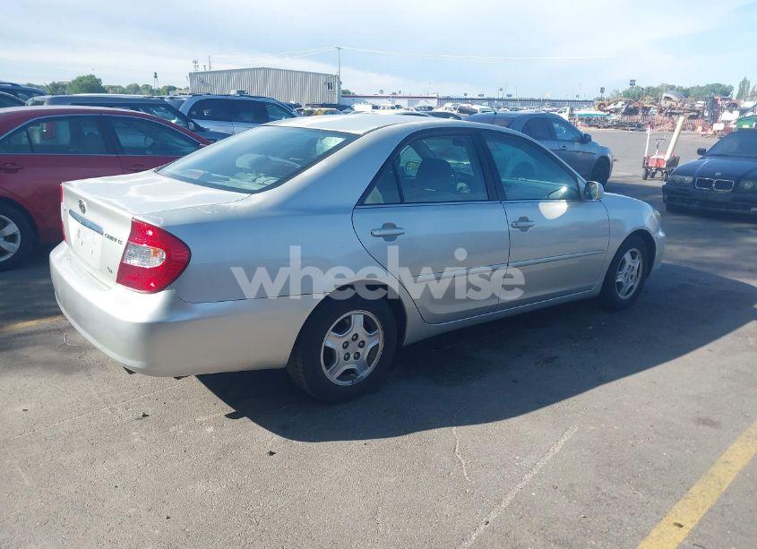 Photo 4 of 2002 Toyota Camry LE V6 (VIN 4T1BF30K22U026357)