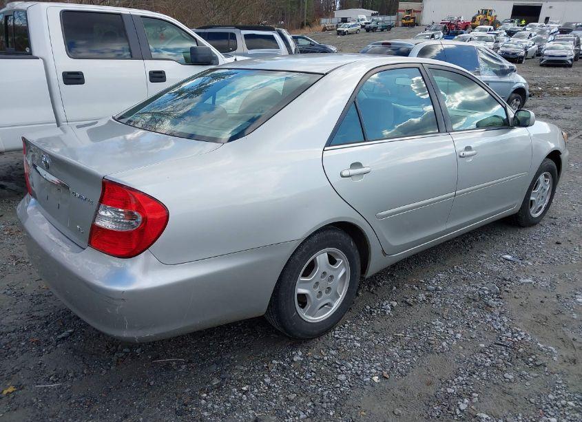 Photo 4 of 2002 Toyota Camry LE V6 (VIN 4T1BF30K22U029467)