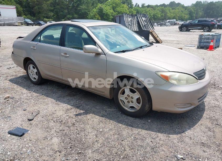2002 Toyota Camry LE V6 (VIN 4T1BF30K22U504096) main photo