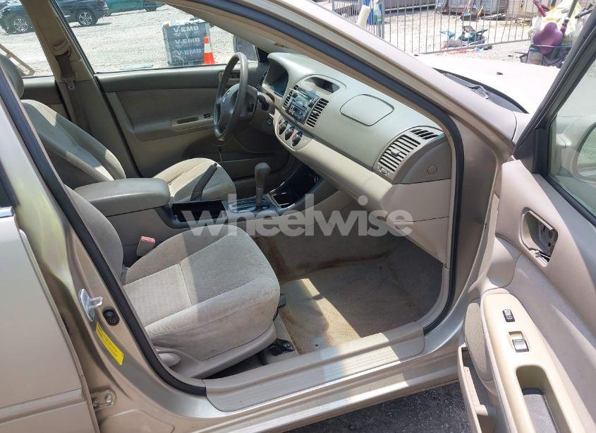 Photo 5 of 2002 Toyota Camry LE V6 (VIN 4T1BF30K22U504096)