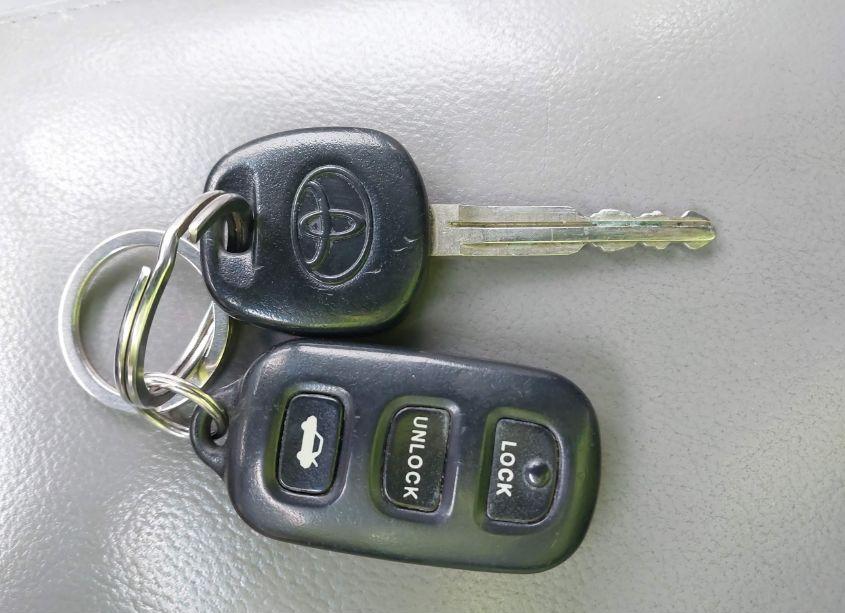 Photo 11 of 2003 Toyota Camry XLE V6 (VIN 4T1BF30K23U040681)