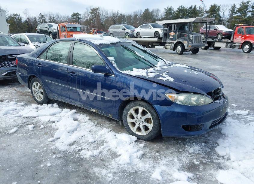 2005 Toyota Camry XLE V6 (VIN 4T1BF30K25U102051) main photo