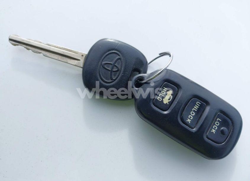Photo 11 of 2005 Toyota Camry XLE V6 (VIN 4T1BF30K25U102051)