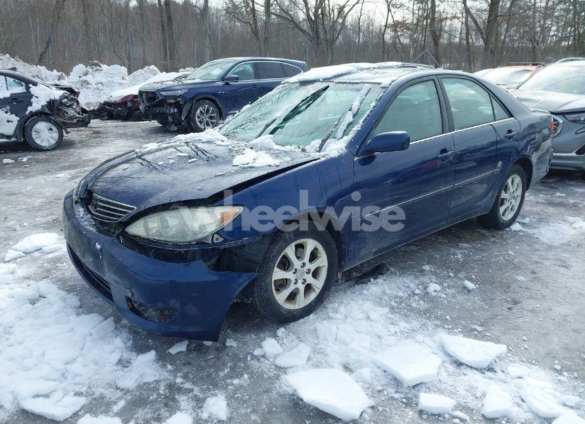 Photo 2 of 2005 Toyota Camry XLE V6 (VIN 4T1BF30K25U102051)
