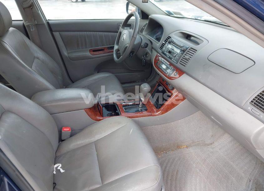 Photo 5 of 2005 Toyota Camry XLE V6 (VIN 4T1BF30K25U102051)