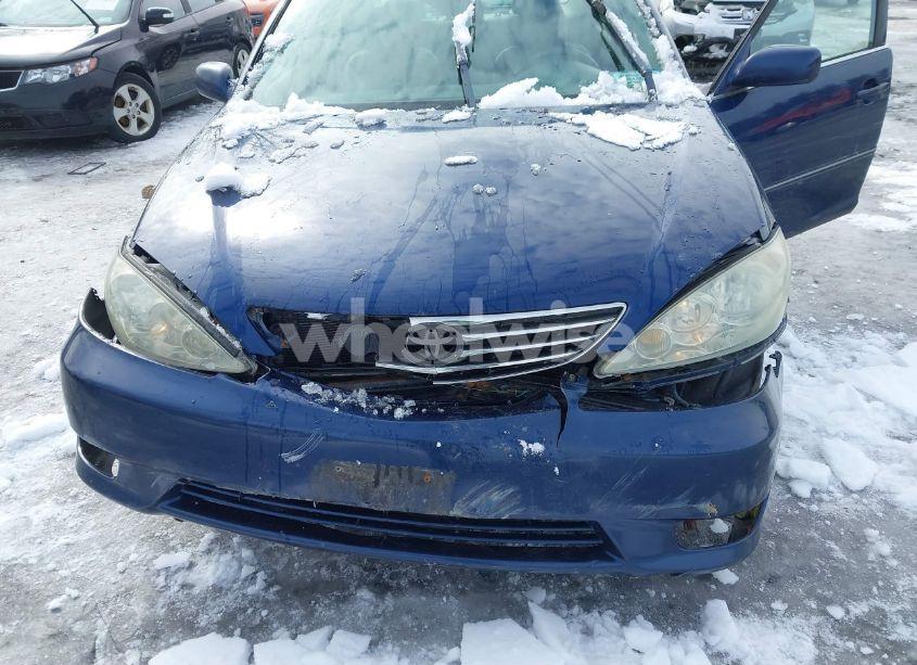 Photo 6 of 2005 Toyota Camry XLE V6 (VIN 4T1BF30K25U102051)