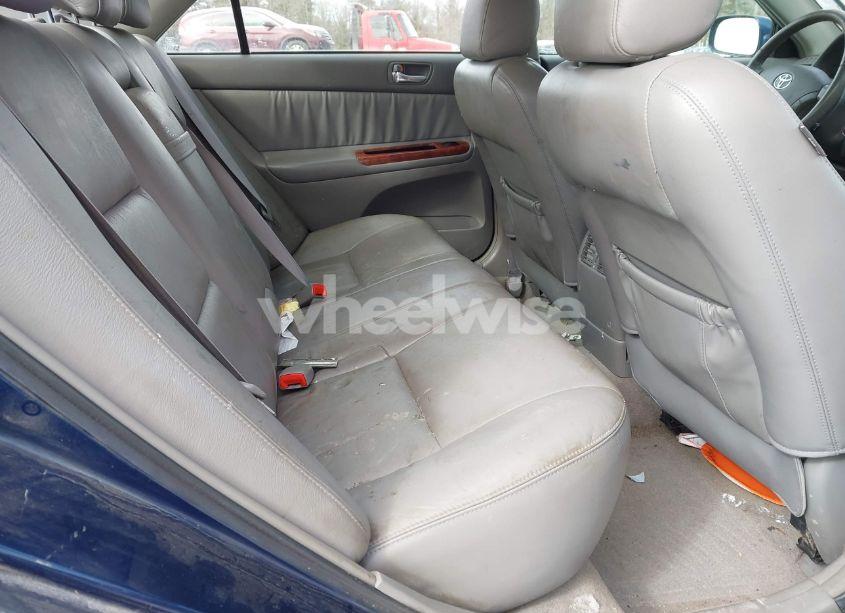 Photo 8 of 2005 Toyota Camry XLE V6 (VIN 4T1BF30K25U102051)