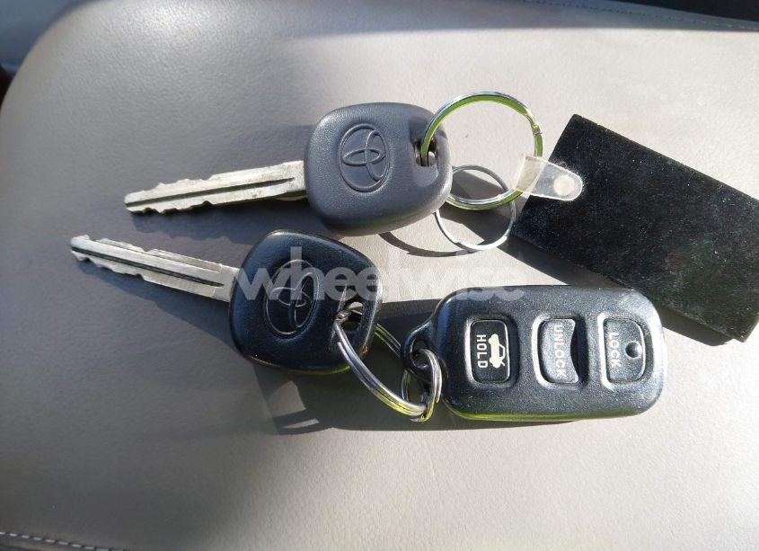 Photo 11 of 2005 Toyota Camry XLE V6 (VIN 4T1BF30K25U592247)