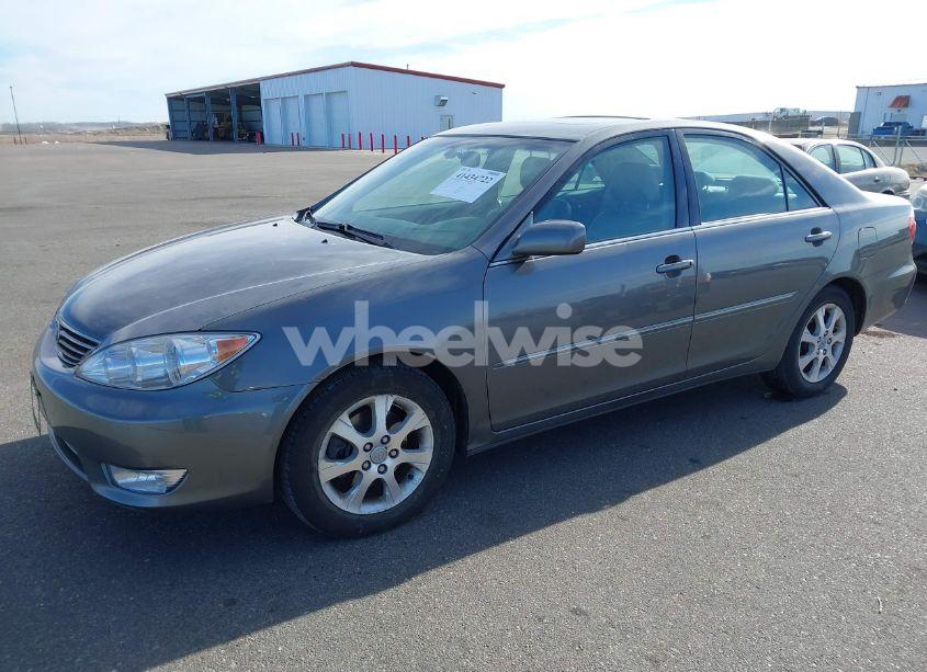Photo 2 of 2005 Toyota Camry XLE V6 (VIN 4T1BF30K25U592247)