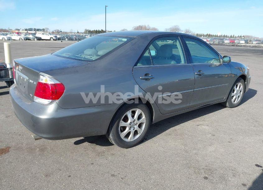 Photo 4 of 2005 Toyota Camry XLE V6 (VIN 4T1BF30K25U592247)
